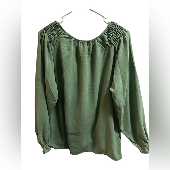 Jessica Simpson Olive Green Smocked Blouse size large - Picture 4 of 5